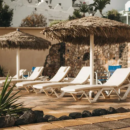 Daire Armani Suites Perissa (Santorini)