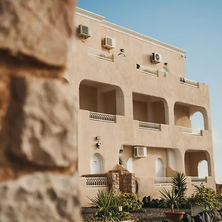 Armani Suites Perissa (Santorini)