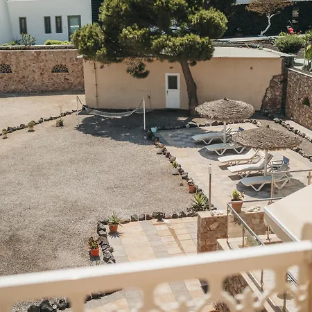 Armani Suites Perissa (Santorini)
